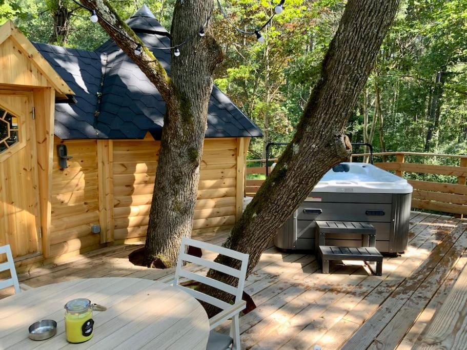 La Cabane Perchee De La Mure Bongheat Exterior foto